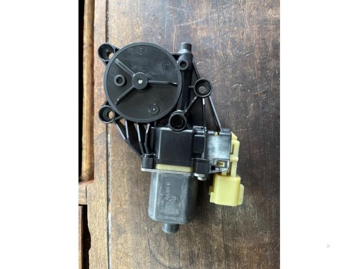 Moteur de vitre portière d'un Ford Fiesta, Enlèvement ou Envoi, 3 mois de garantie, Utilisé, Ford