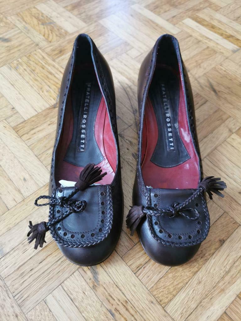Mocassins fratelli rossetti, Enlèvement ou Envoi, Porté