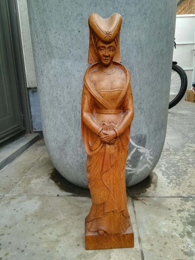 Houten beeld uitgehouwen, Antiek en Kunst, Kunst | Beelden en Houtsnijwerken, Ophalen of Verzenden