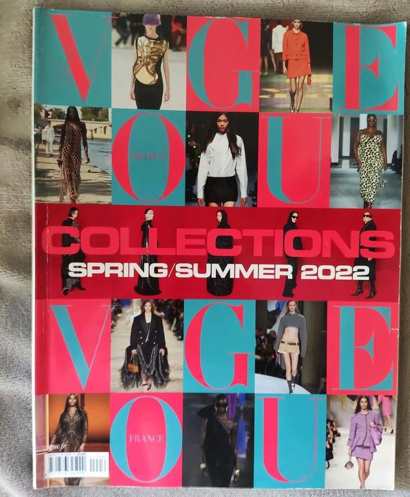 VOGUE COLLECTIONS Spring Summer 2022, Boeken, Tijdschriften en Kranten, Ophalen of Verzenden, Zo goed als nieuw