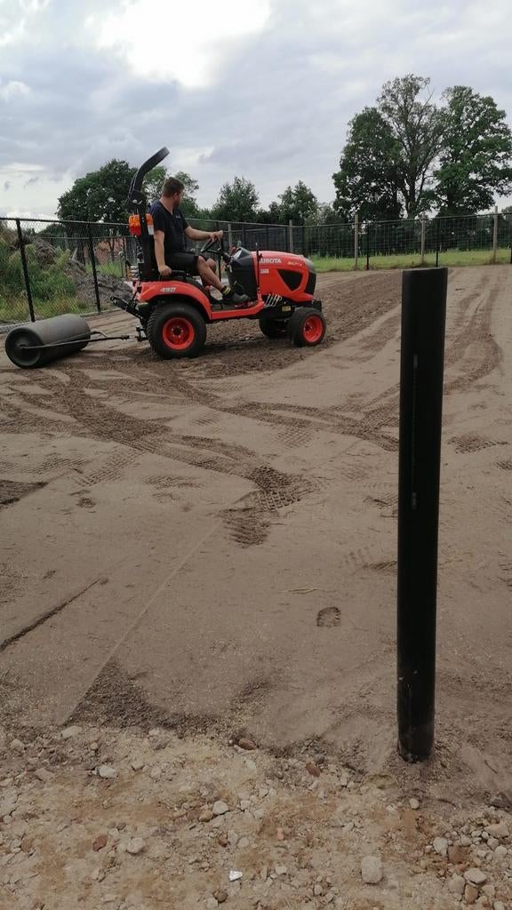 Gazonaanleg tuinaanleg onderhoud verticuteren en doorzaaien