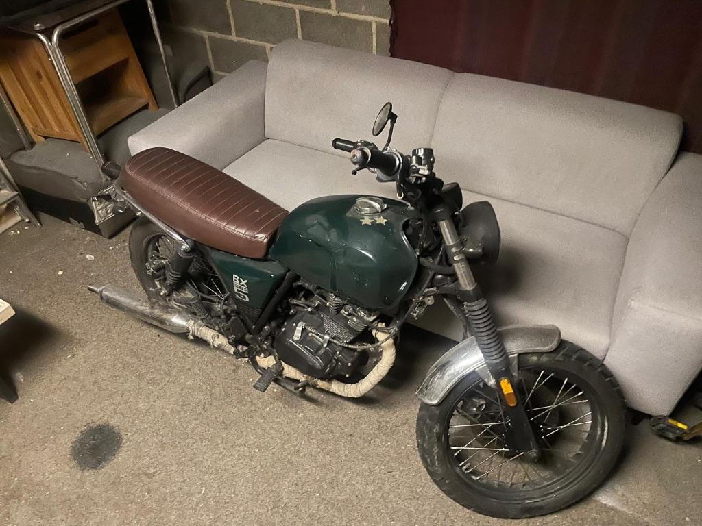 Brixton 125, Motoren, Motoren | Schademotoren, 125 cc, Overig, 11 kW of minder, 1 cilinder