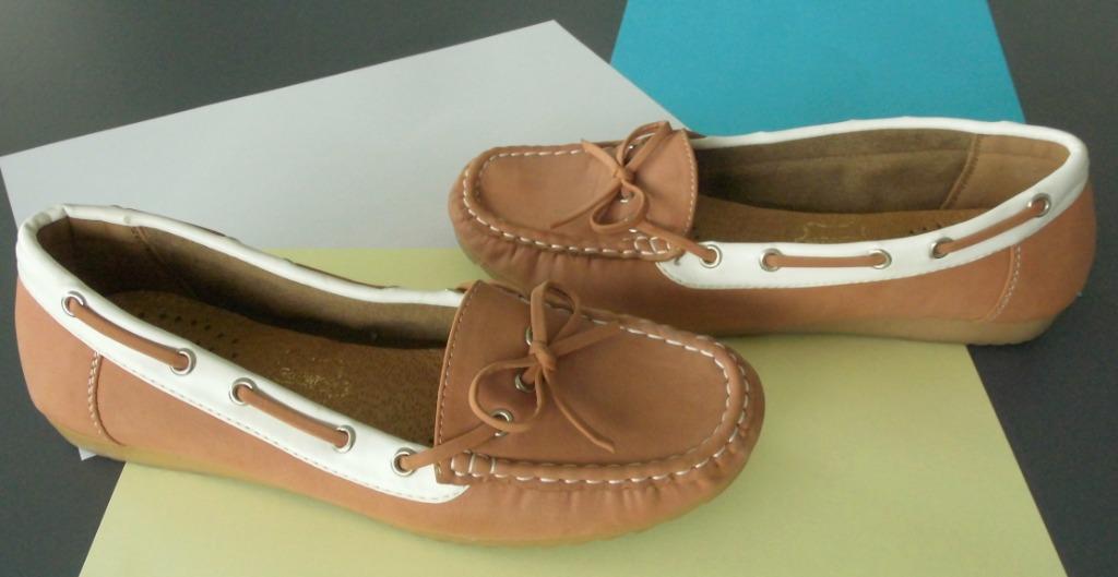 Très Beaux Macassins Moka/Blanc  Pointure : 37, Enlèvement ou Envoi, Beige, Porté, Chaussures basses