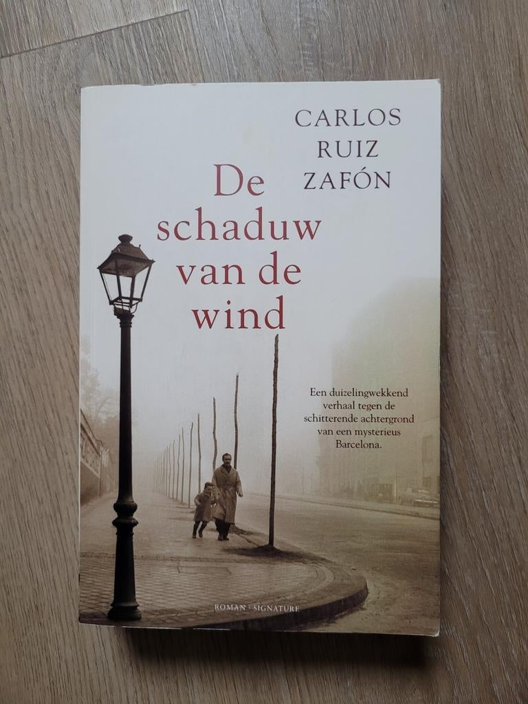 Carlos Ruiz Zafón - De schaduw van de wind, Ophalen of Verzenden, Zo goed als nieuw, Carlos Ruiz Zafón