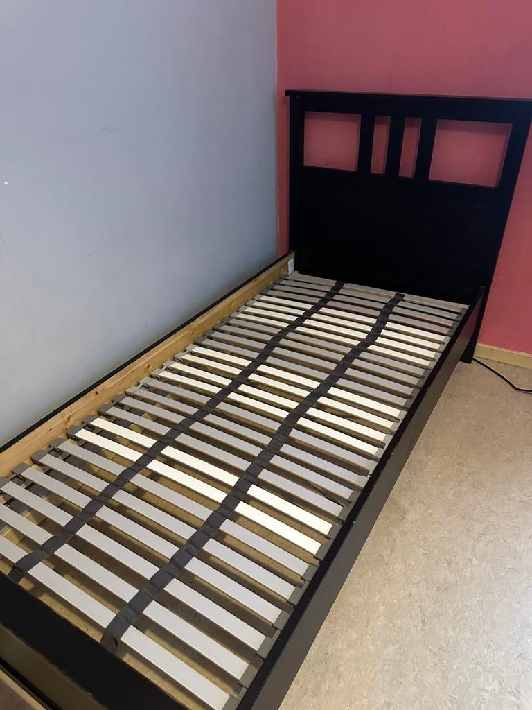 Lit Hemnes ikea, Enlèvement, Comme neuf