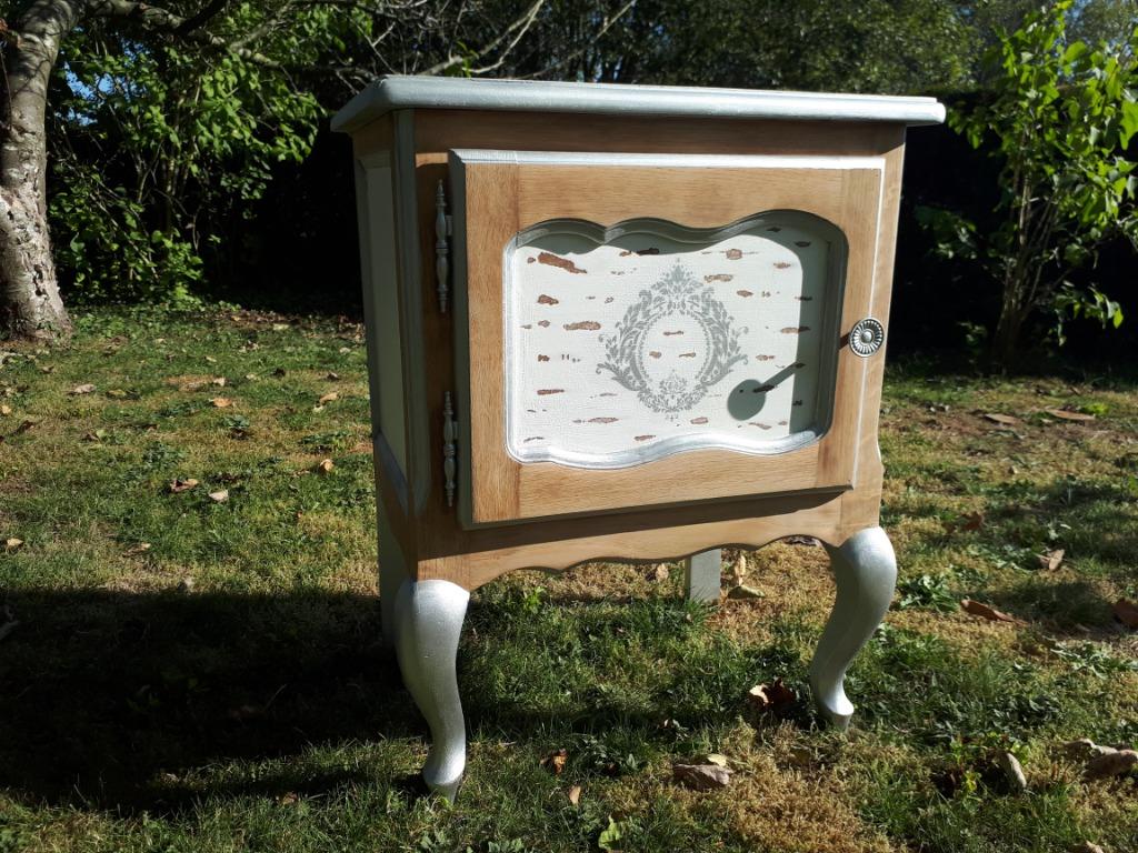 Superbe table de nuit  Table de chevet  Petite armoire, hall, Maison & Meubles, Enlèvement, Comme neuf, Bois