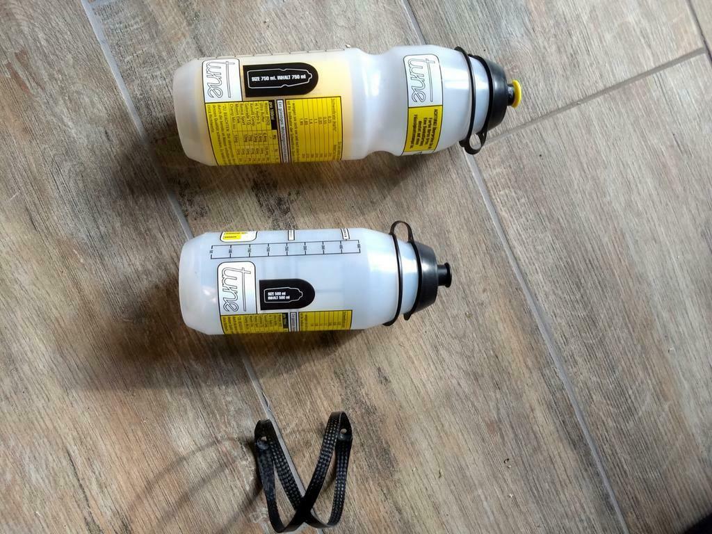Tune bidonhouder (11gr!) en 2 passende bidons., Sport en Fitness, Wielrennen, Ophalen, Nieuw