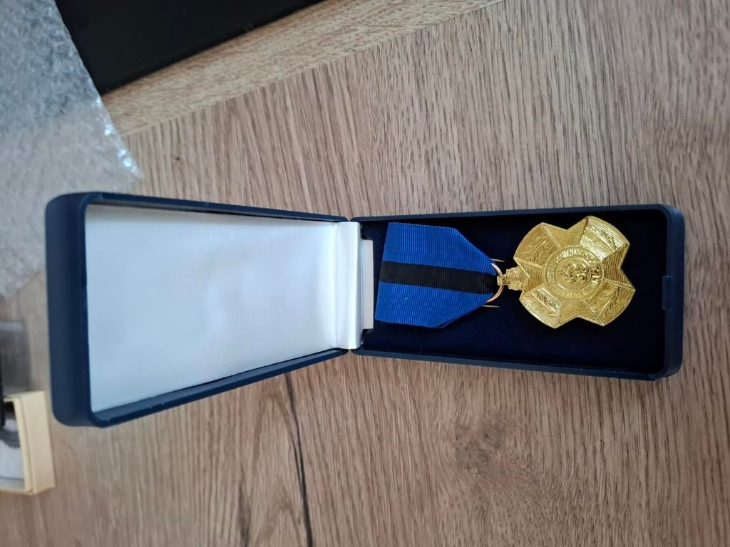 Médaille de l'Ordre Léopold 2, Envoi