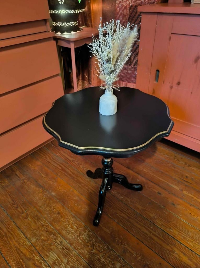 Table/Guéridon, Enlèvement