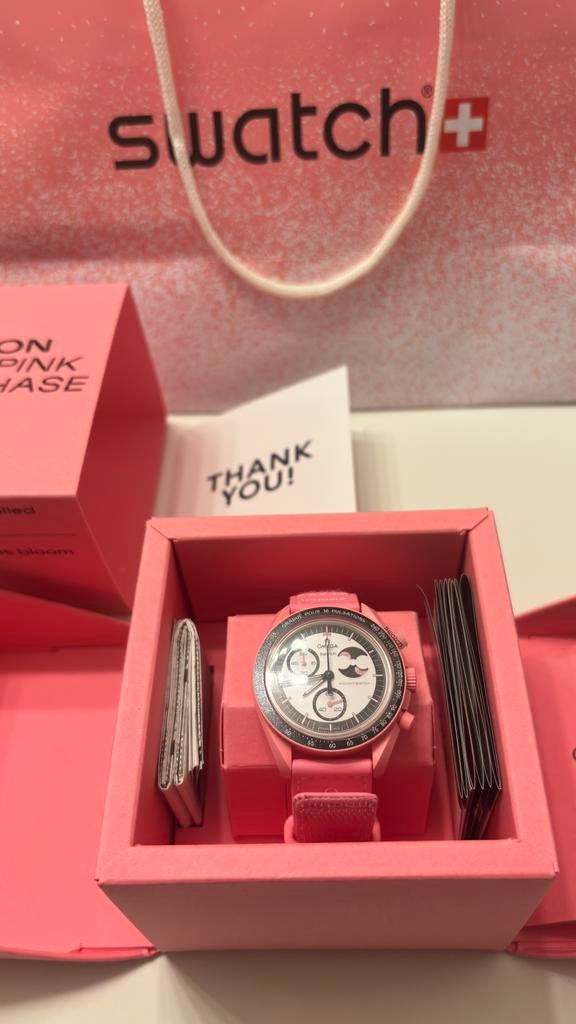 Swatch x Omega MoonSwatch Pink Moonphase nieuw, Ophalen of Verzenden, Zo goed als nieuw, Omega