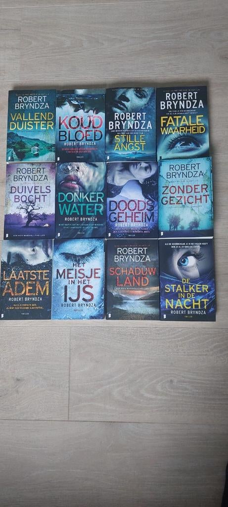 Robert Bryndza: verschillende boeken, Boeken, Ophalen of Verzenden, Zo goed als nieuw