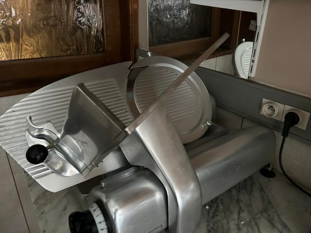 Machine professionnelle pour couper viande, Enlèvement ou Envoi