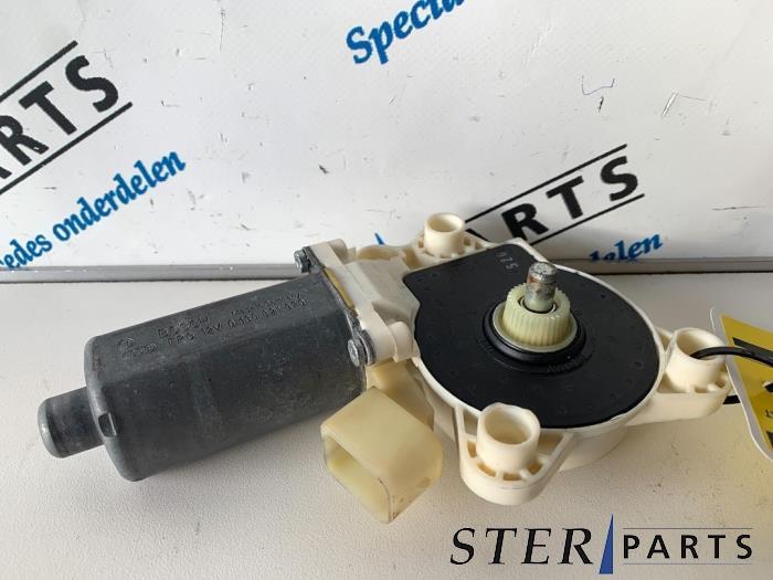 Moteur de vitre portière d'un Mercedes E-Klasse, Enlèvement ou Envoi, 3 mois de garantie, Utilisé, Mercedes-Benz