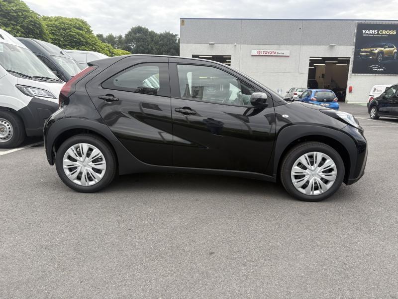 Toyota Aygo X play, Automaat, 110 g/km, 72 pk, Zwart