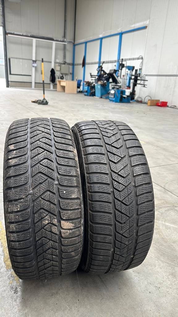 2254018   225/40R18 winter merk Pirelli, Ophalen