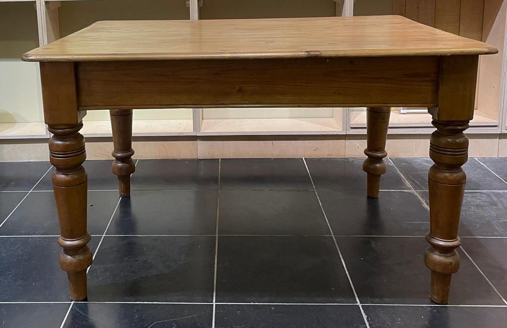 Oude grenen tafel, Ophalen