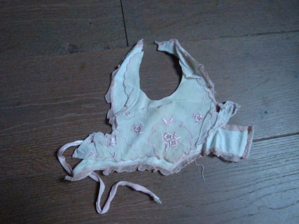 Ancien bavoir pour poupée jouet, Enfants & Bébés, Enlèvement ou Envoi