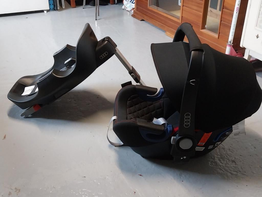 Originele Audi Maxi cosi met isofix 0 -15m, Kinderen en Baby's, Autostoeltjes, Ophalen, Nieuw, Overige merken, Isofix