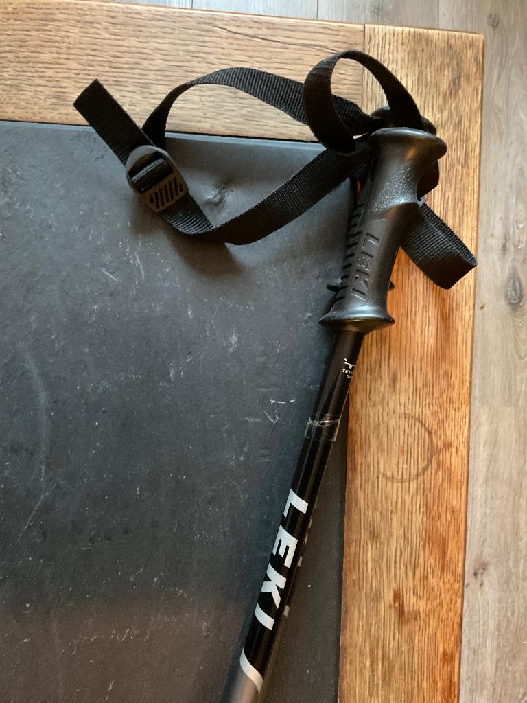 Skistokken LEKI 1m30cm, Sport en Fitness, Skiën en Langlaufen, Ophalen of Verzenden, Gebruikt, Ski, Stokken