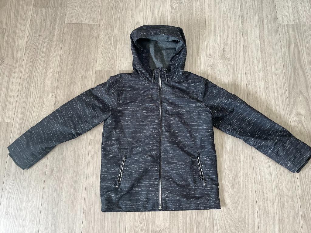 Sportieve regenjas M140, Kinderen en Baby's, Kinderkleding | Maat 140, JBC, Ophalen of Verzenden, Zo goed als nieuw, Jongen