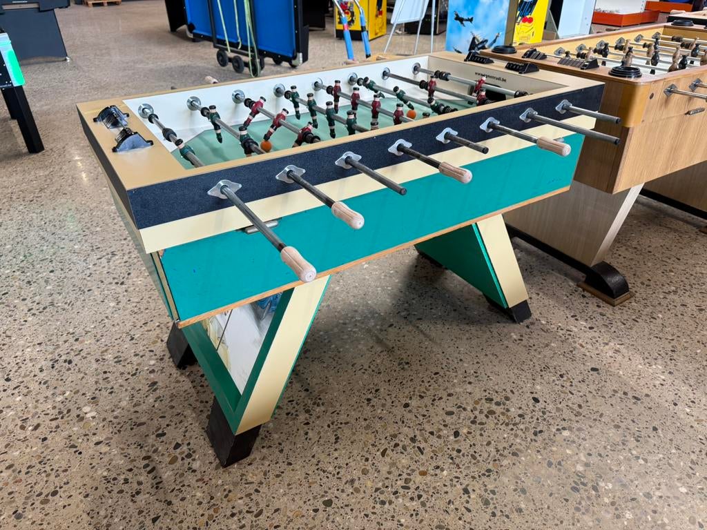Voetbaltafel groene jupiter kicker, Ophalen, Zo goed als nieuw