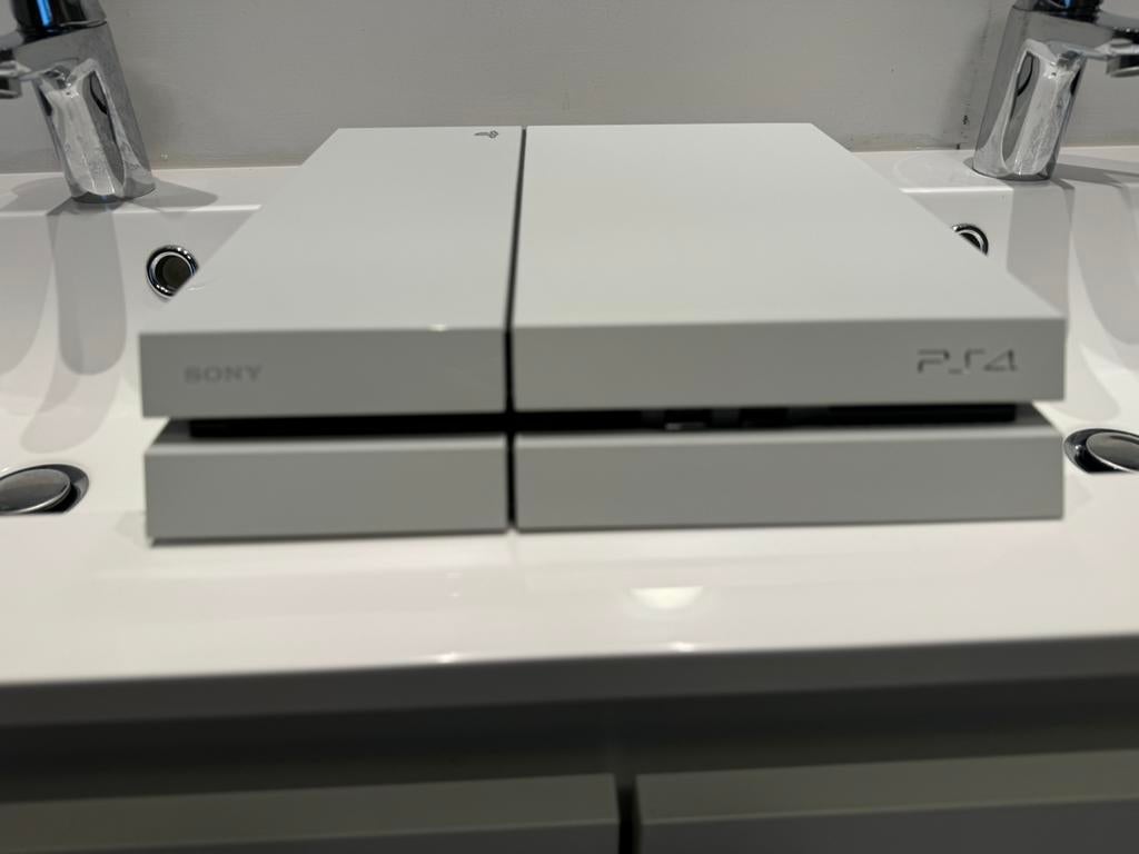 Ps4 white edition alleen console geen controller, Ophalen, Zo goed als nieuw