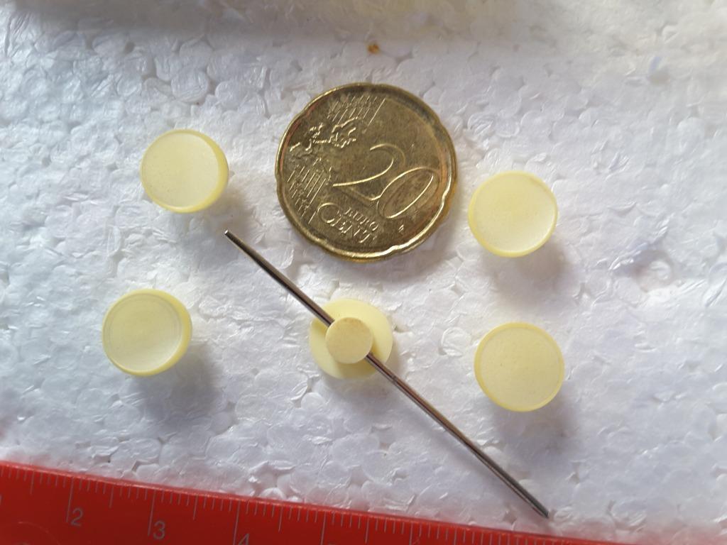 knopen 10 mm strogeel mat met schacht B1044Q, Ophalen of Verzenden, Nieuw, Knoop of Knopen