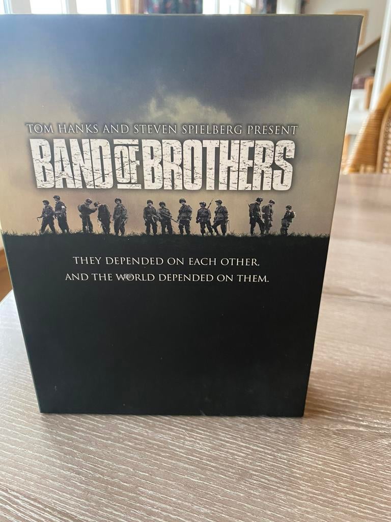 Band of brothers, Ophalen, Zo goed als nieuw