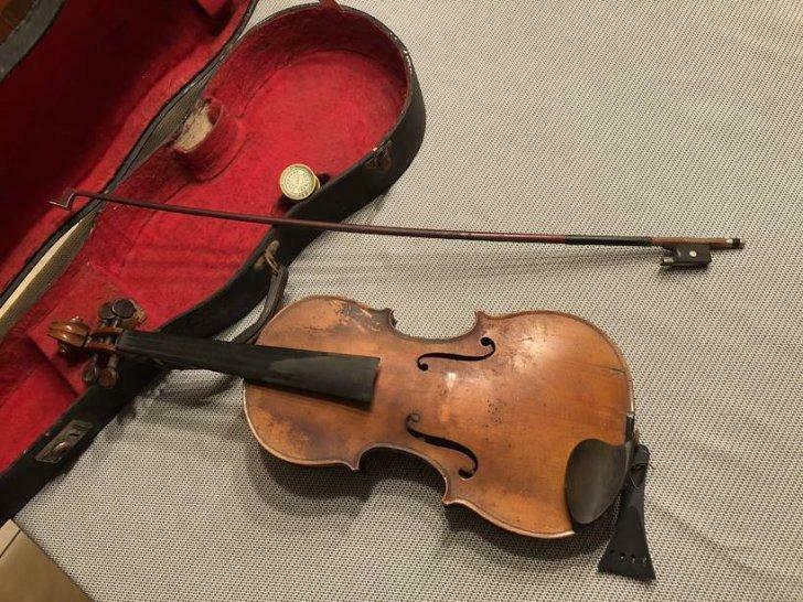 Violon et archet, Antiquités & Art