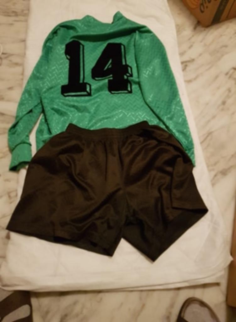Voetbal Tenue MAAT 140, Ophalen, Zo goed als nieuw
