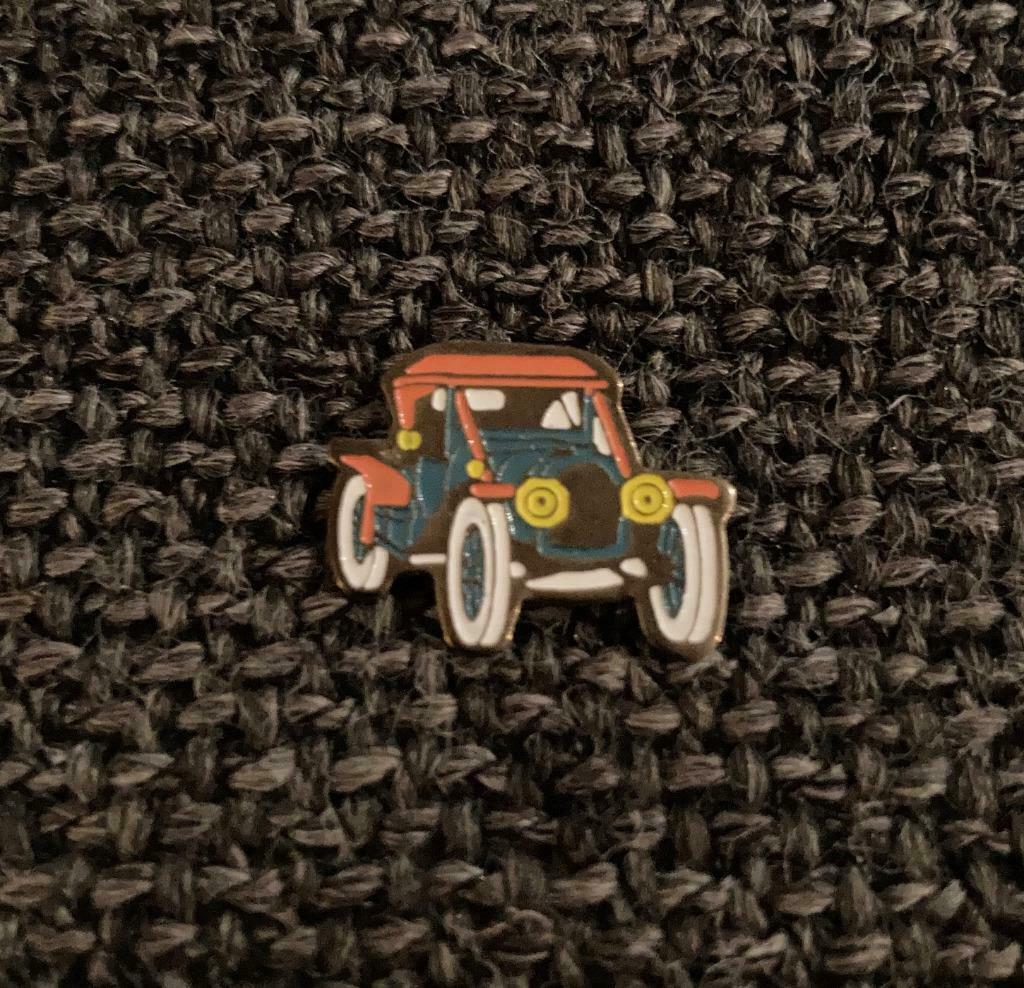 PIN - CAR - AUTO - VOITURE - OLDTIMER, Envoi, Utilisé, Transport, Insigne ou Pin's