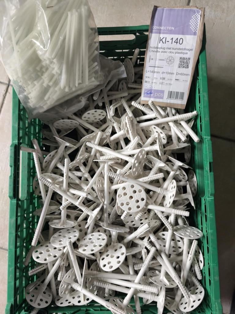 226 chevilles d'isolation avec clou plastique ki-140, Bricolage & Construction, Enlèvement ou Envoi, Neuf