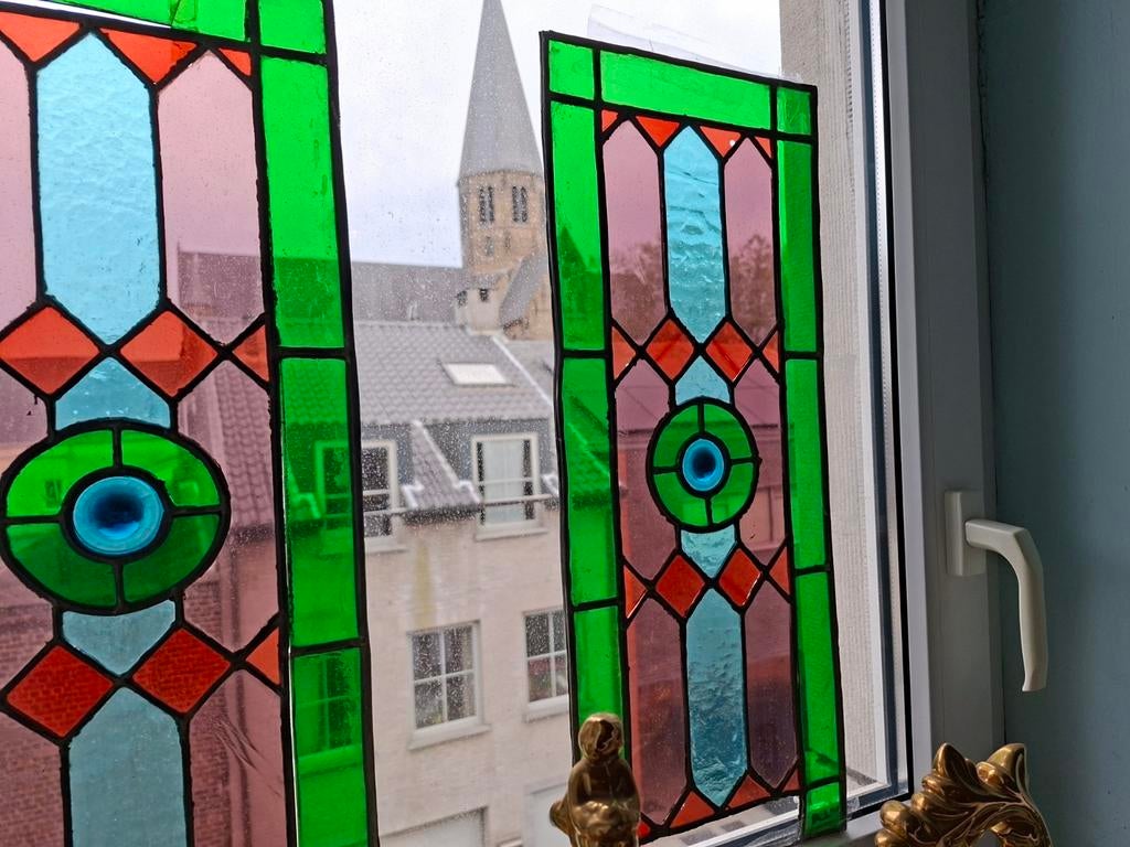 2 MAGNIFIQUES VITRAUX, LÉGÈREMENT ABIMÉS, Enlèvement