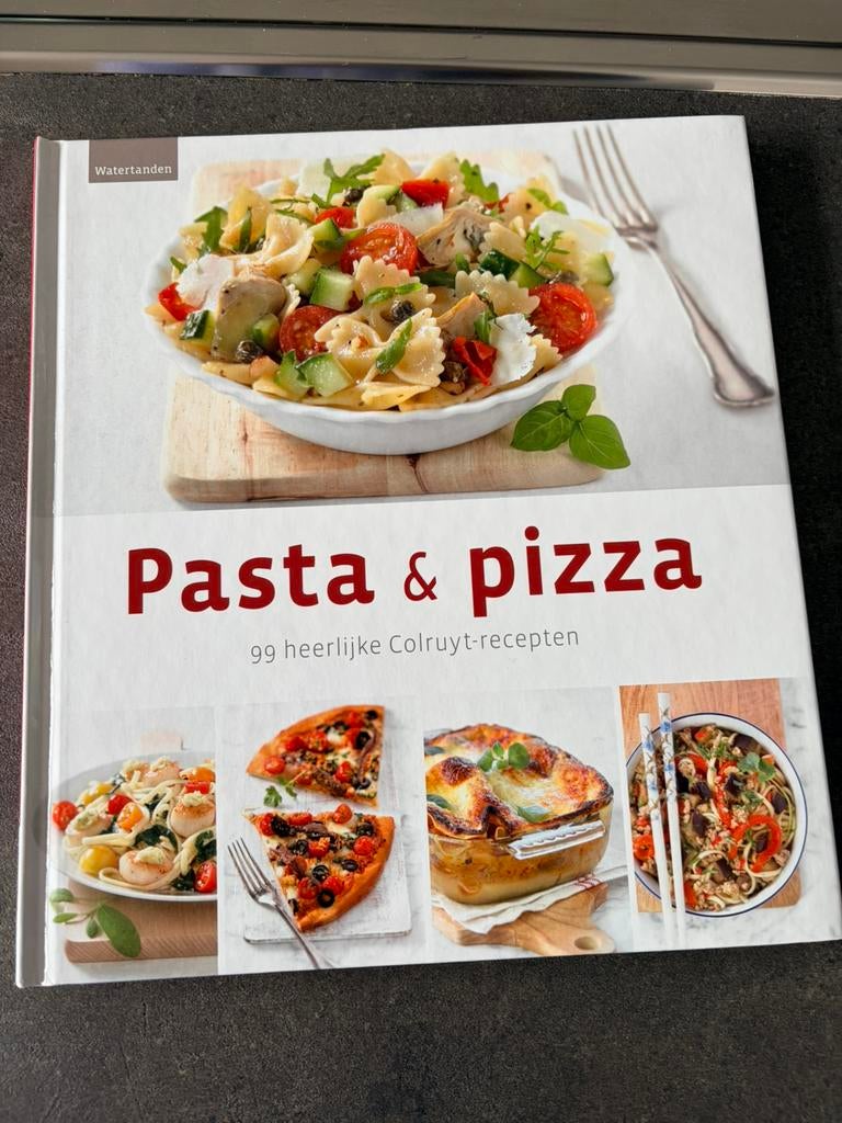 Kookboek Colruyt Pasta & Pizza, Boeken, Italië, Hoofdgerechten, Nieuw, Ophalen of Verzenden