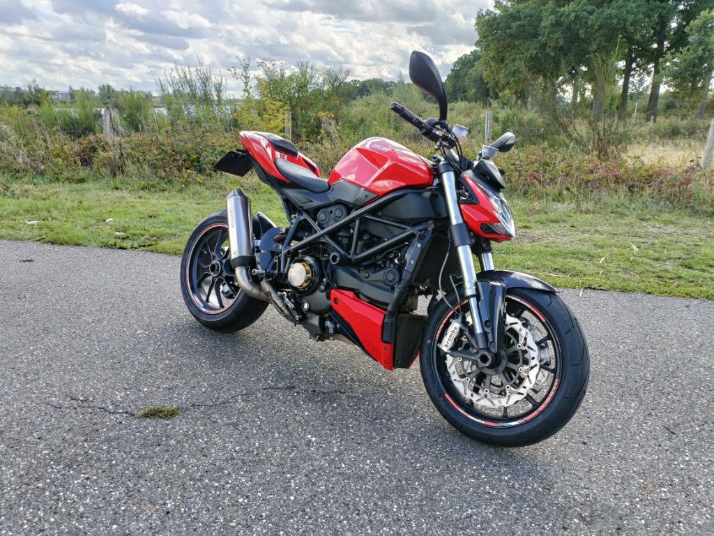 Ducati Streetfighter 1098 – 26.600 km, Motoren, Sportuitlaat, 2 cilinders, 1098 cc, Motorrijbewijs A