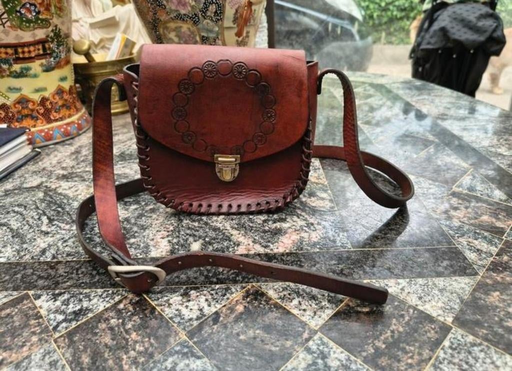 Prachtige Handwerk Oude Lederen Schoudertas Handtas Te Koop, Ophalen, Zo goed als nieuw, Handtas