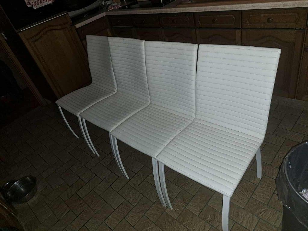 4 chaises en cuir blanc à vendre !, Enlèvement, Utilisé, Blanc, Cuir