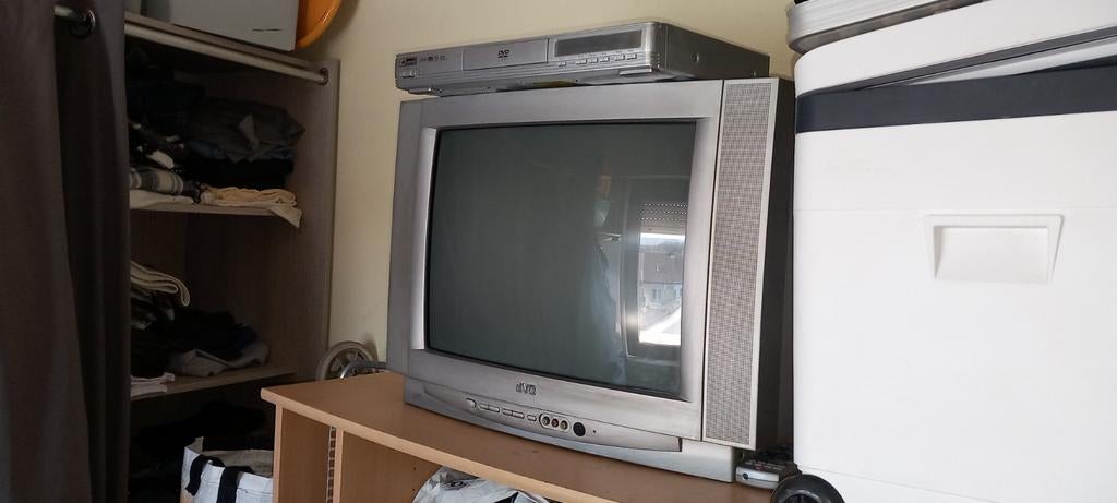 Tv JVC plus DVD M ustek avec télécommande nouvelle  piles, Ophalen