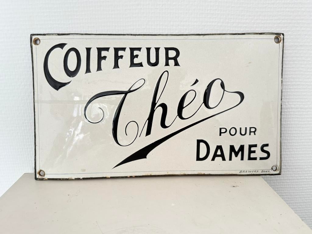 Coiffeur Théo Dames  –Plaque émaillée  bombée 1935  - Brux, Collections, Enlèvement ou Envoi, Comme neuf