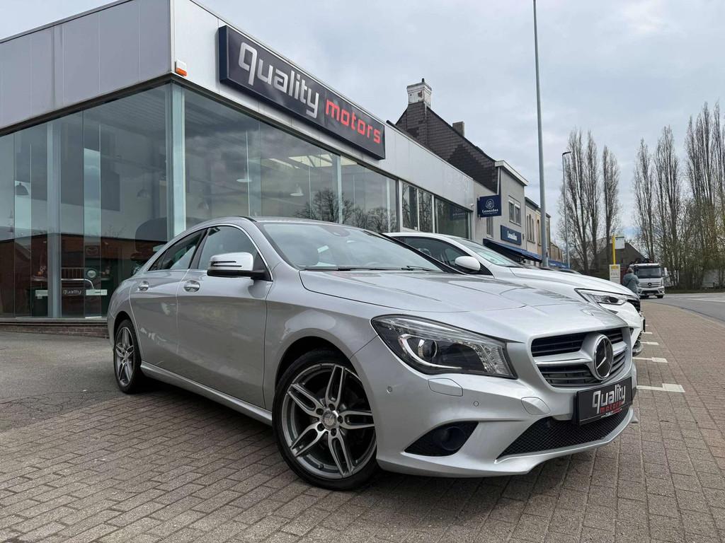 Mercedes-Benz CLA-Klasse 180 CLA 180 - AUTOMAAT - AMG VELGEN, 122 pk, Gebruikt, 4 cilinders, Bedrijf