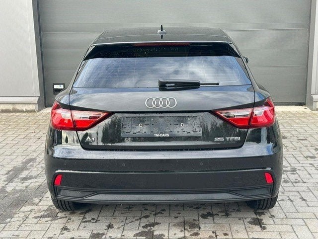 Audi A1 benzine cruise controle zetelverwarming, Autos, Achat, A1, Entreprise, Boîte manuelle