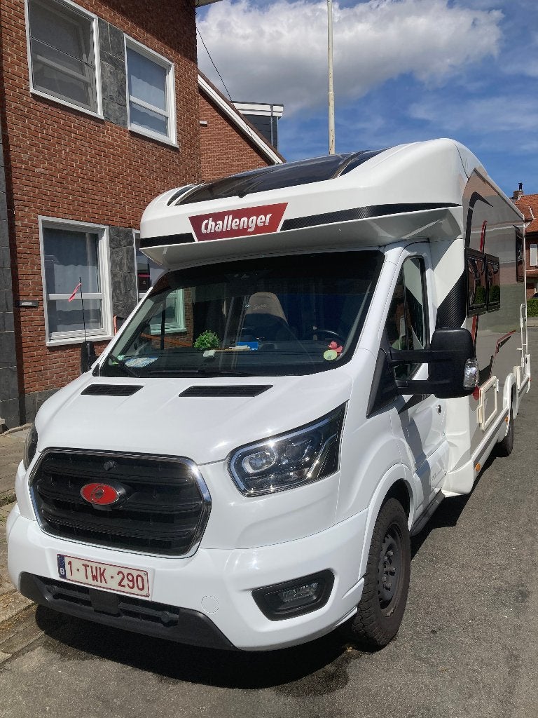 Camper Challenger 337GA Graphite premium, Caravans en Kamperen, Automaat, Standaard zit, Ringverwarming, Luifel