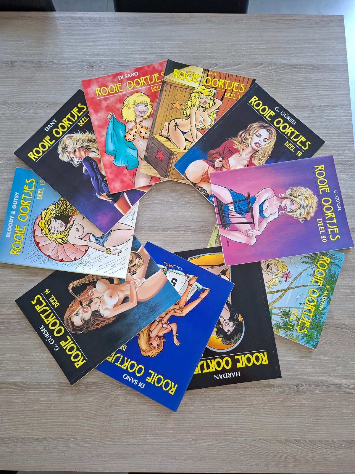 Rooie Oortjes Deel 11-20 (1996-2000), Livres, Journaux & Revues, Enlèvement ou Envoi, Comme neuf