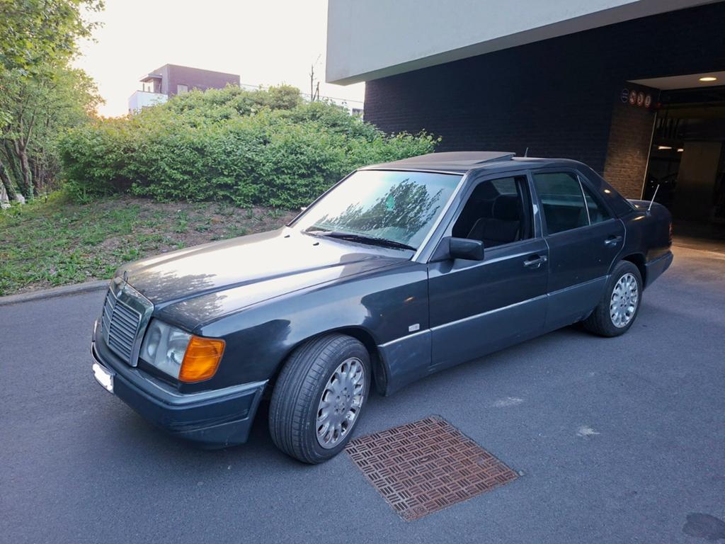 Mercedes-Benz W124 250D — 1993 | Voorvader, Auto's, Oldtimers, Particulier, ABS, Airbags, Centrale vergrendeling, Electronic Stability Program (ESP)