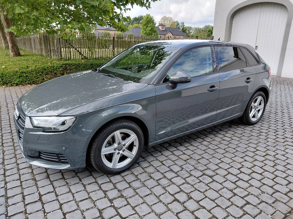 AUDI A3 30 TFSI SB BUSINESS PLUS 110 PK, Voorwielaandrijving, Parkeersensor, Leder, Bedrijf