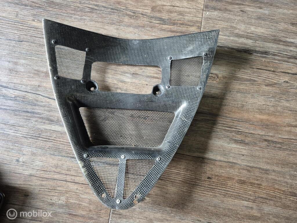 Onderkuip kuippunt kuipdeel carbon 748 916 996, Enlèvement ou Envoi, Factorystore.service@ducati.com, Via Antonio Cavalieri Ducati, 74/5, 74/6, 40132 Bologna BO