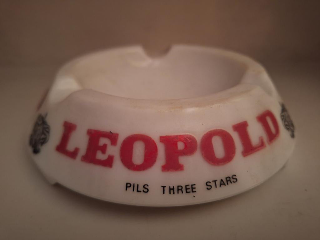 Oude asbak leopold bier brouwerij Three Stars Leopold, Ophalen of Verzenden