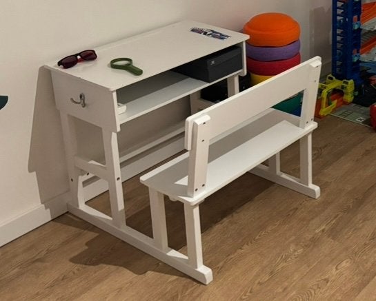 Kinderbureau Childwood, Huis en Inrichting, Ophalen, Zo goed als nieuw, Kinderbureau
