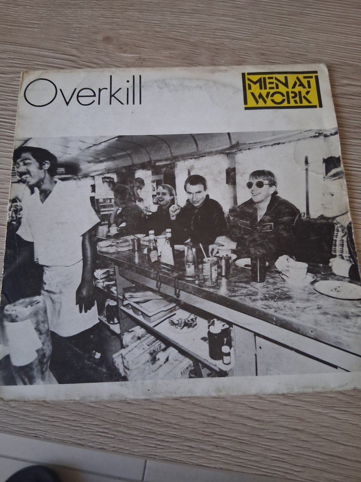 Men at work, Ophalen