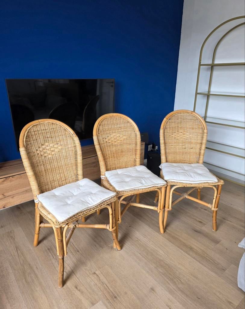 Lot 3 Chaises en osier +coussin offert.HT. 97 CM  LG. 47CM, Enlèvement